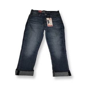 Signature by Levi Strauss